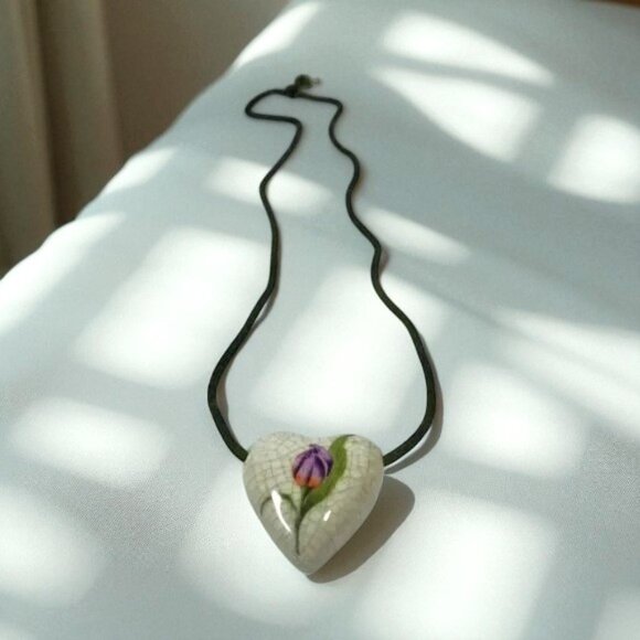 Large Floral Heart Pendant Necklace - Picture 1 of 10